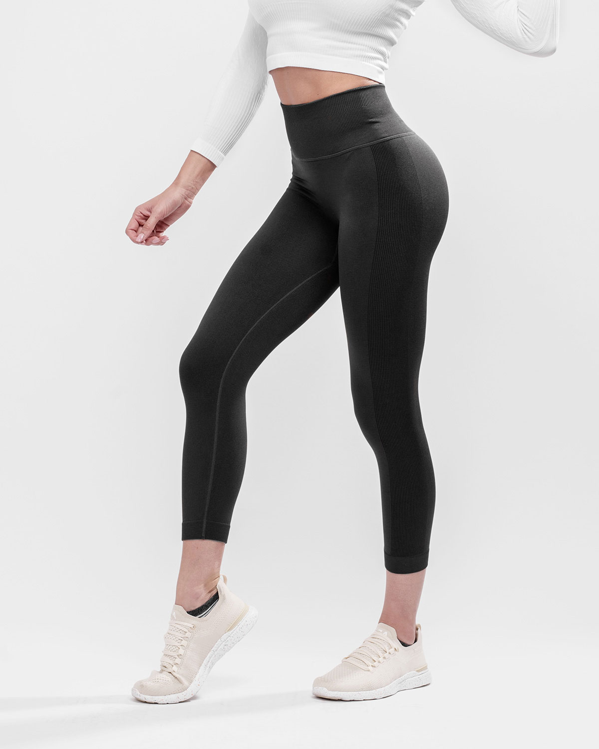 HERA - Tria Seamless Leggings Black - TIYE the coolest sportswear & gym  apparel